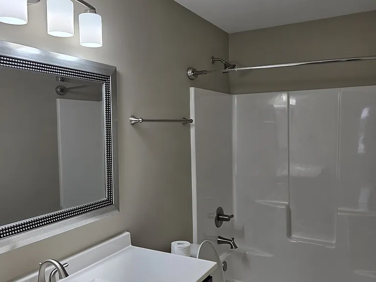 75 Lucinda Dr — Photo 7