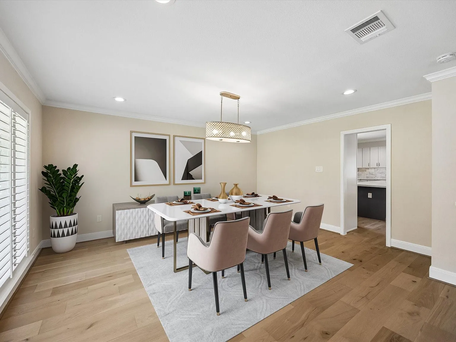 5 bed, 4.5 bath, 4016 sqft, $6,000 — Photo 3