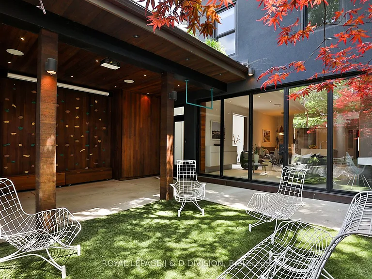 426 Ontario St — Photo 38