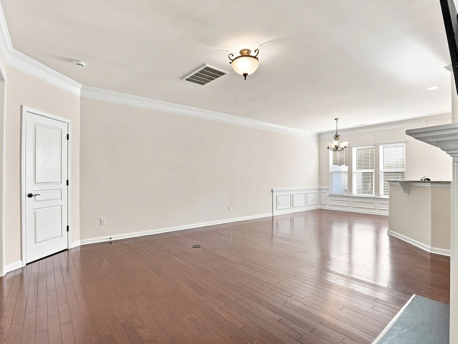 3 bed, 2.5 bath, 1622 sqft, $2,395 — Photo 3