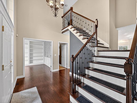 3rd image of 50619 Lakeside Dr