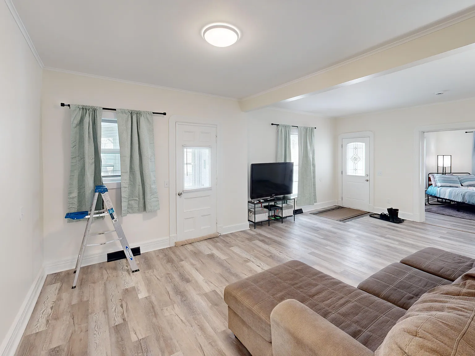 2 bed, $1,600 — Photo 3