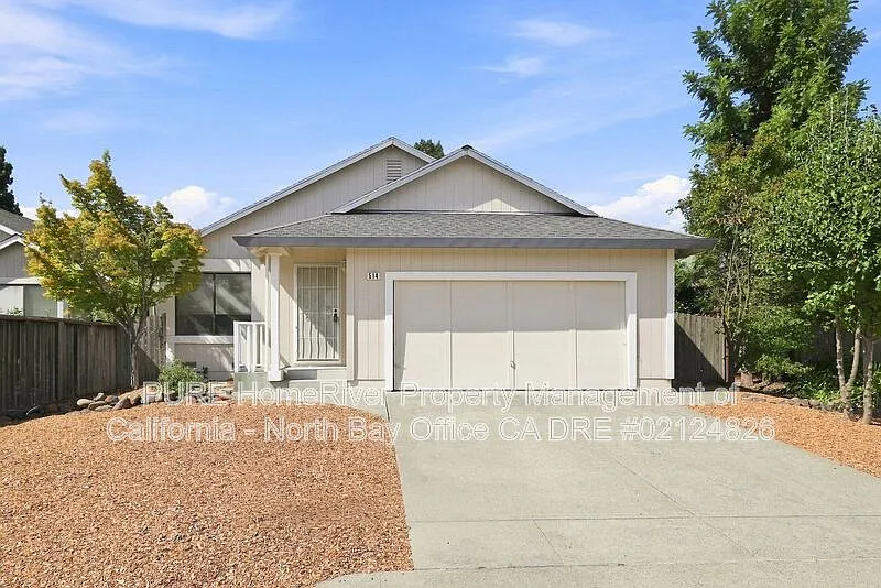 3 bed, 2.0 bath, 1438 sqft, $3,200 — Photo 2