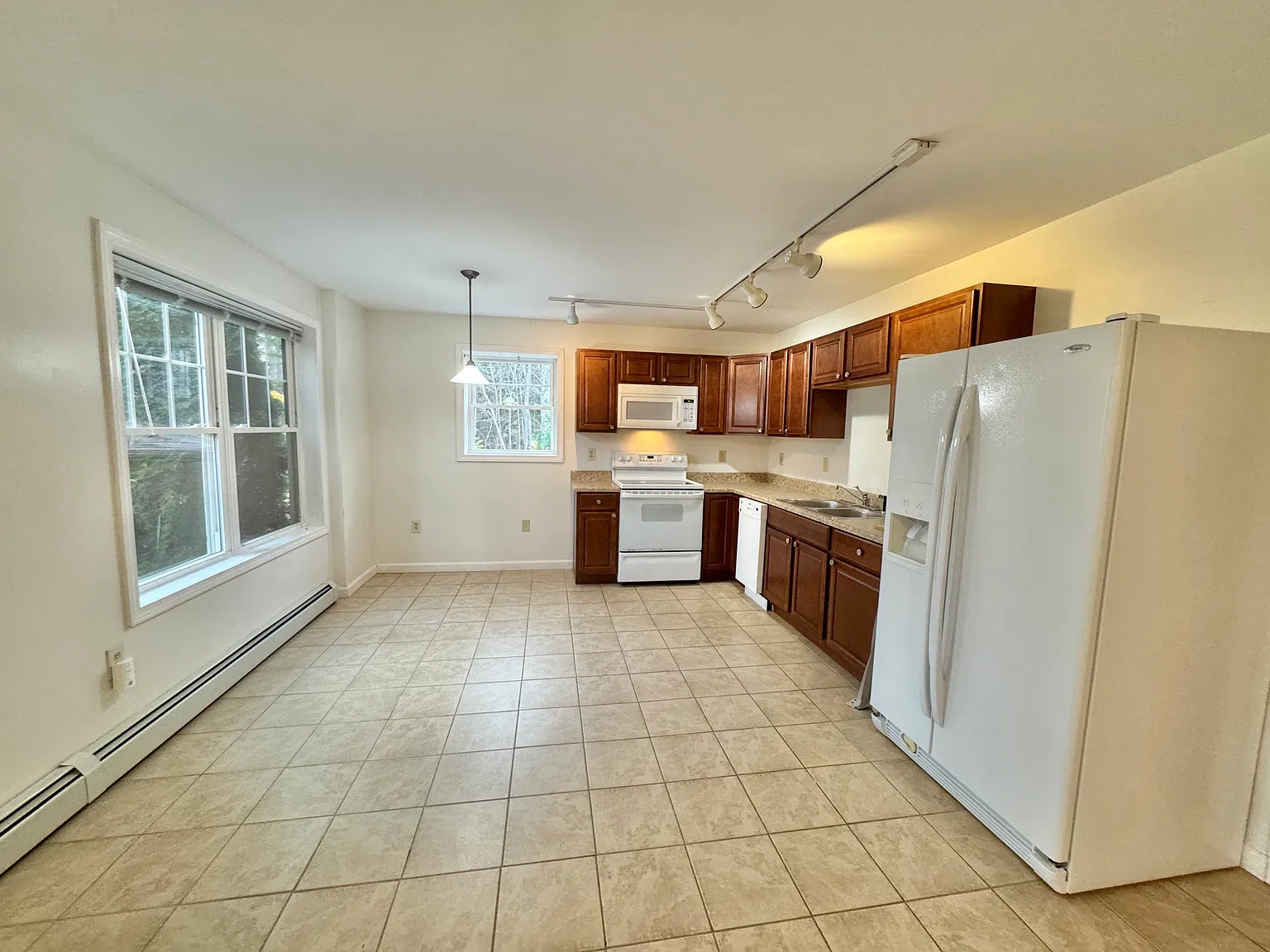 2 bed, 800 sqft, $1,150 — Photo 3
