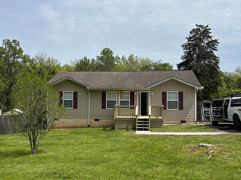 2708 Hackman St — Photo 1