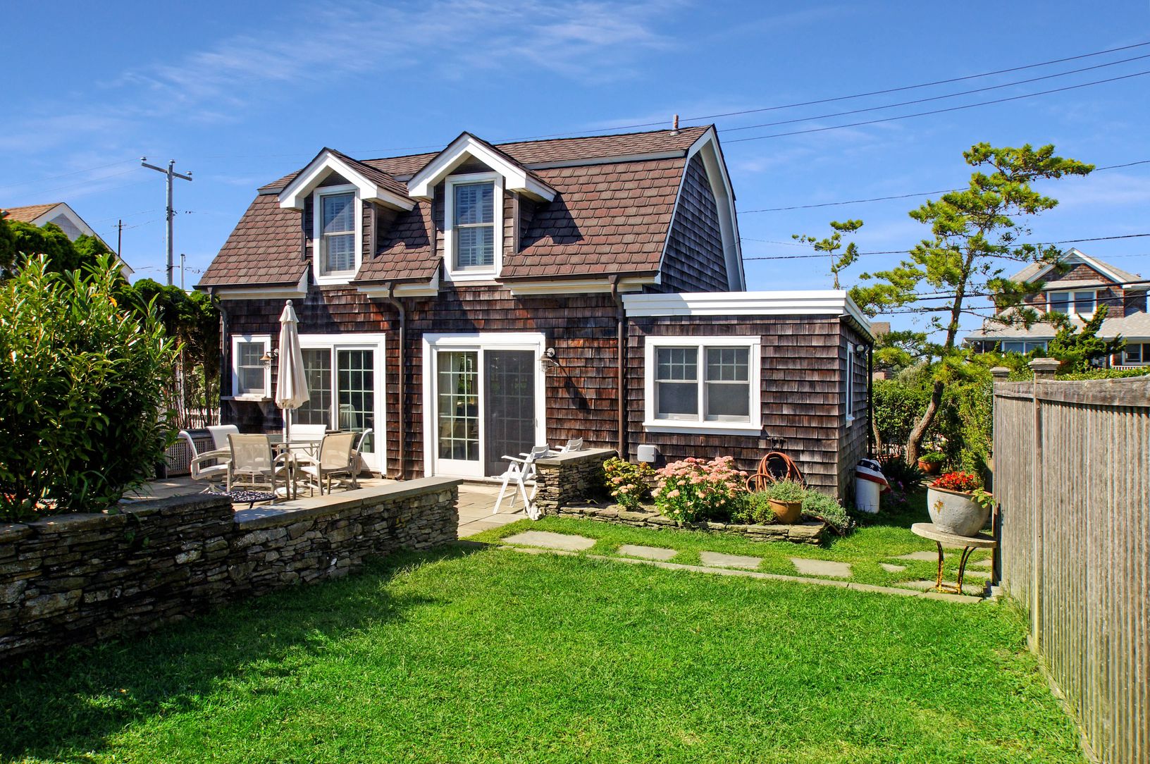  Back of House with Yard
