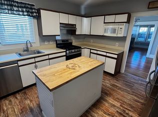 49 Calumet Rd #1, Holyoke, MA 01040