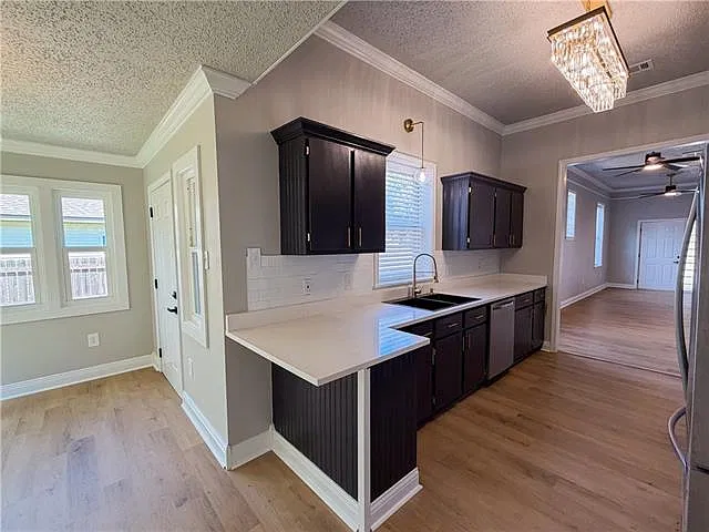 3 bed, 2.0 bath, 1130 sqft, $1,900 — Photo 3