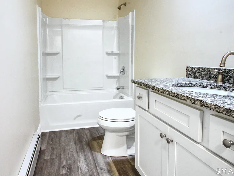 136 Hillside Ave — Photo 11