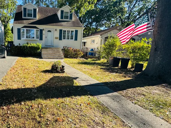 16 Caldwell Rd, Parsippany, NJ 07054