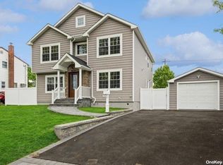 3141 Ward Ln, Wantagh, NY 11793