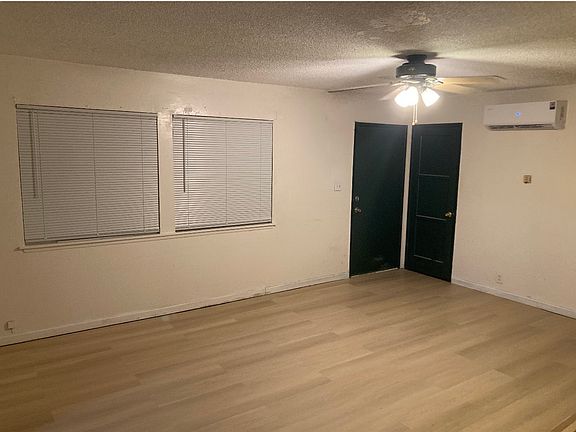 2nd image of 908 Carson St