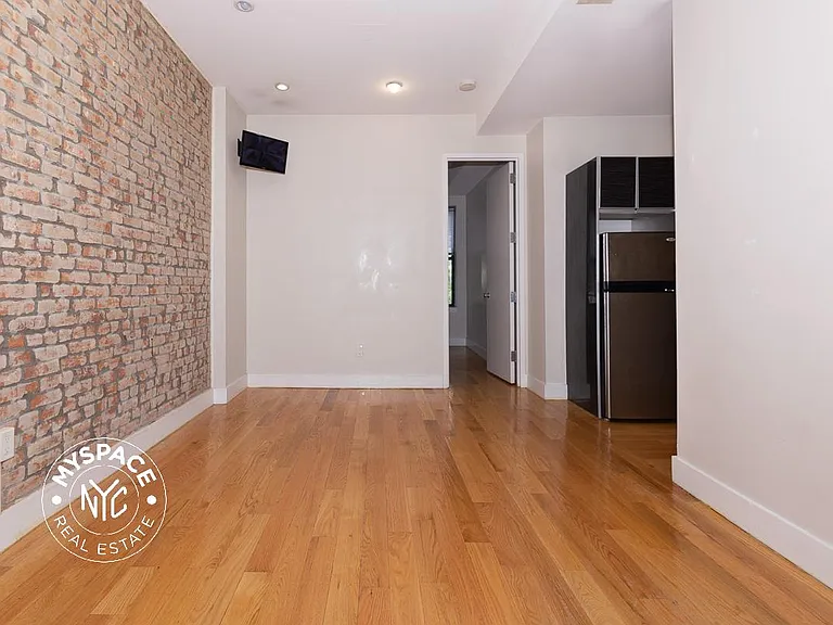 772 Jefferson Ave #3R — Photo 4