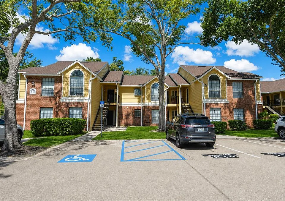 8714 Mallard Reserve Dr #201