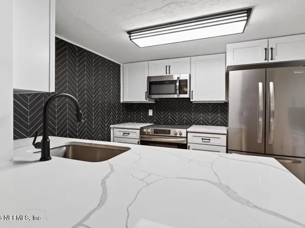 2866 WONDERWOOD Lane, Jacksonville, FL 32233