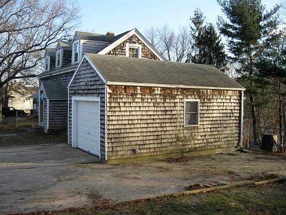 4th image of 62 Newell St