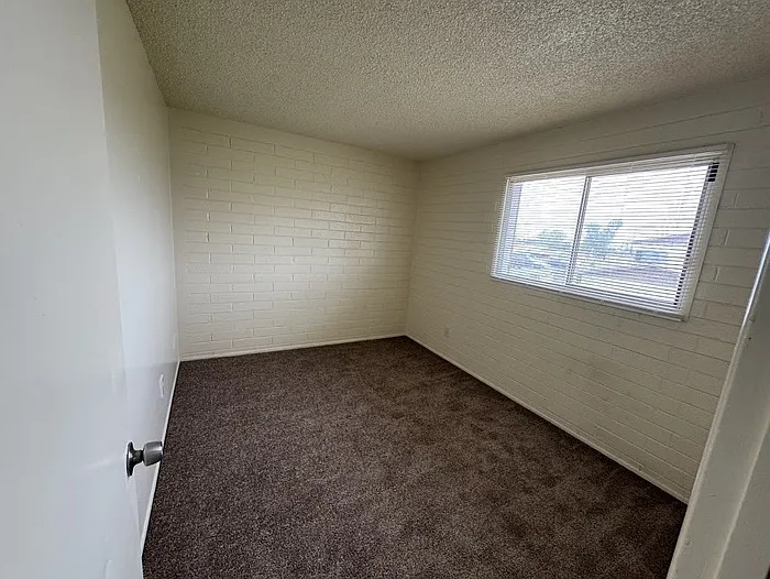 4606 N 71st Ln — Photo 7