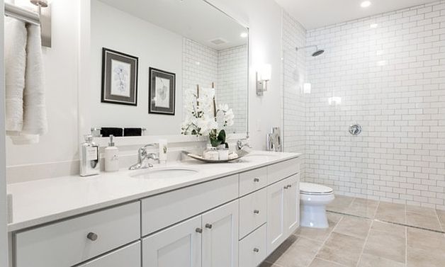 Encore Apartments bathroom