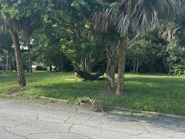 512 S 8th Street, Fort Pierce, FL 34950