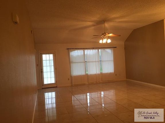 3rd image of 2618 E Mark Cir