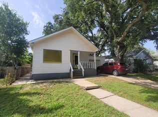 5113 1/2 R, Galveston, TX 77551