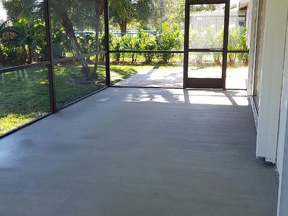 Large Covered Screened in Porch