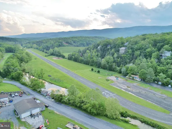 1814 Fairway Dr #328, Basye, VA 22810
