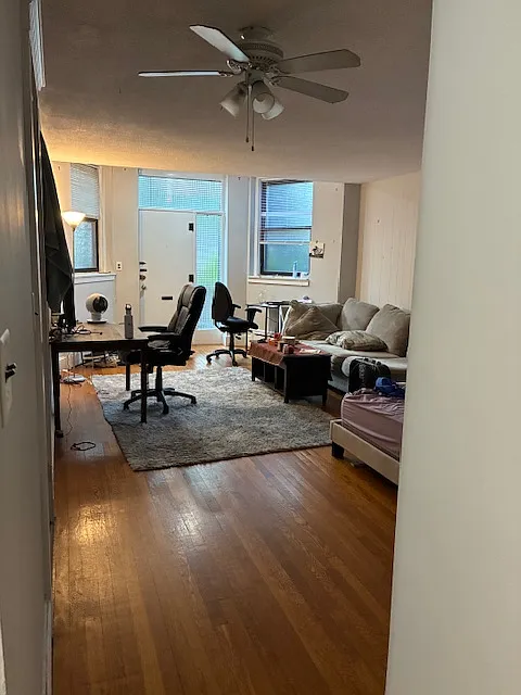 Studio, 999 sqft, $2,100 — Photo 1