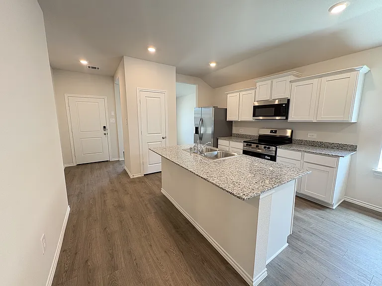 3330 Catamount Dr — Photo 4