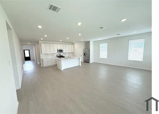 423 Amy St — Photo 16