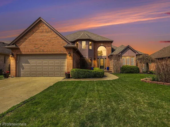 54163 Mark Richard Dr, Macomb, MI 48042