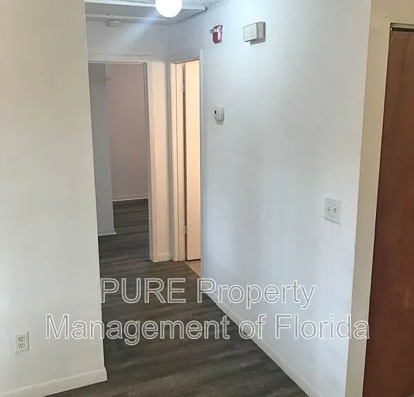 3800 NE 41st St #C — Photo 5
