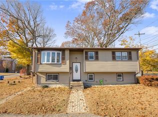 1 Park View Blvd, Cranston, RI 02910