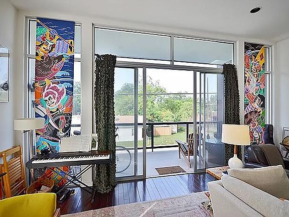 4th image of 508 E 53rd St Unit 201