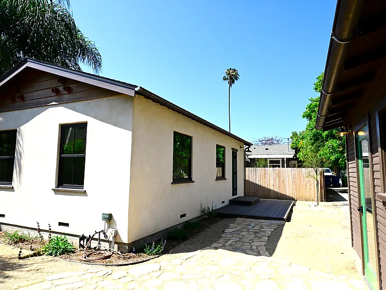 1964 Addison Way — Photo 1