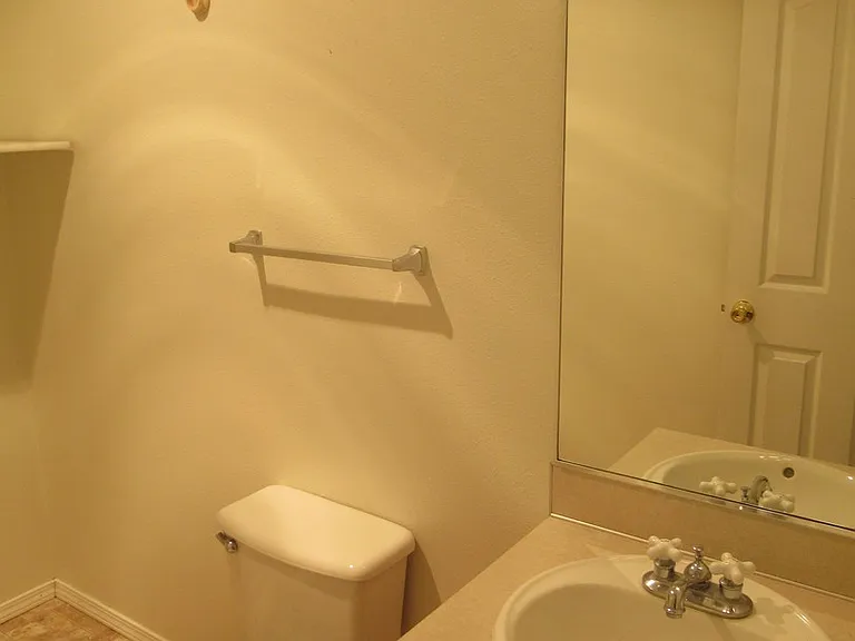 Large Three Bedroom Duplex in Keizer! — Photo 7