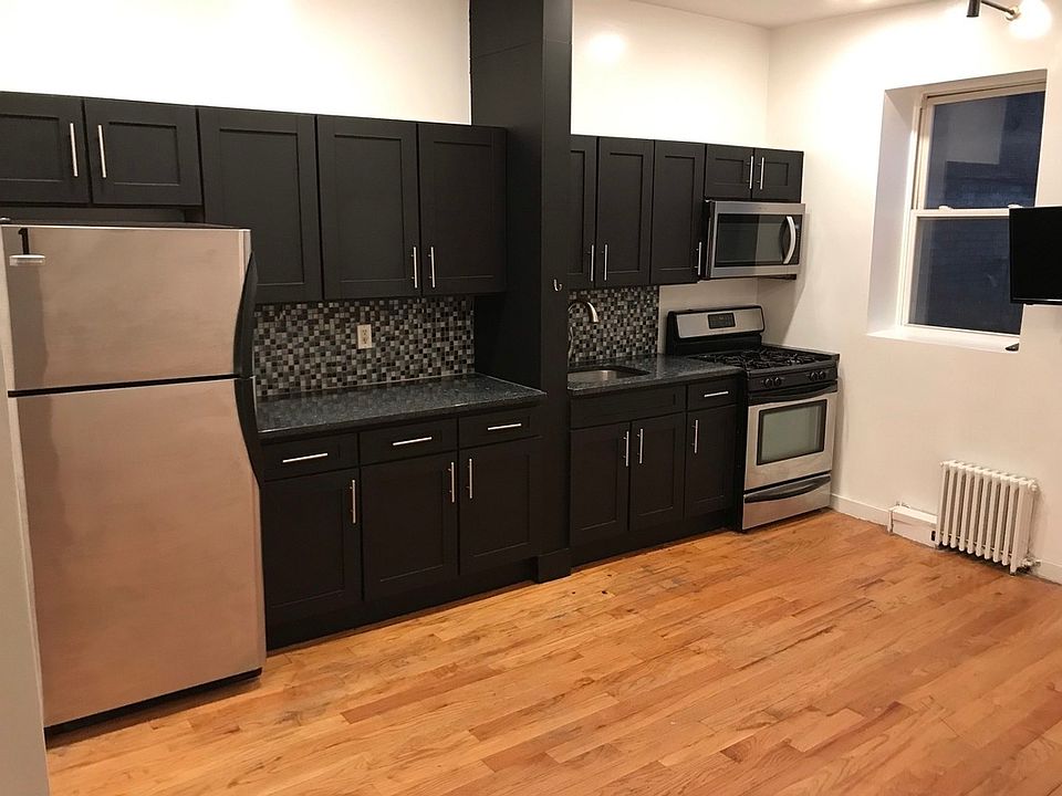 1st image of 118 Boerum St #1
