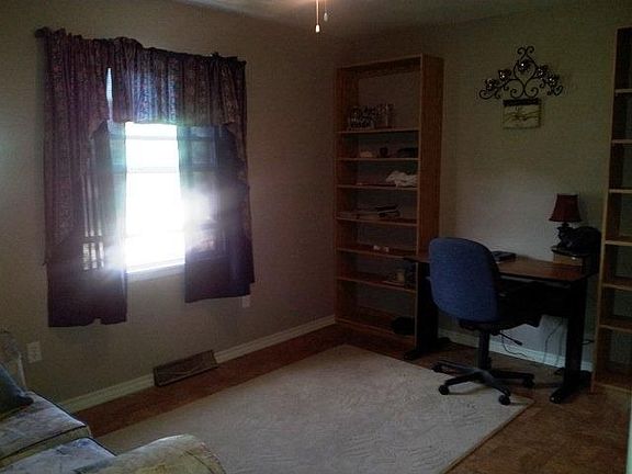 4th image of 306 Ellis Ave