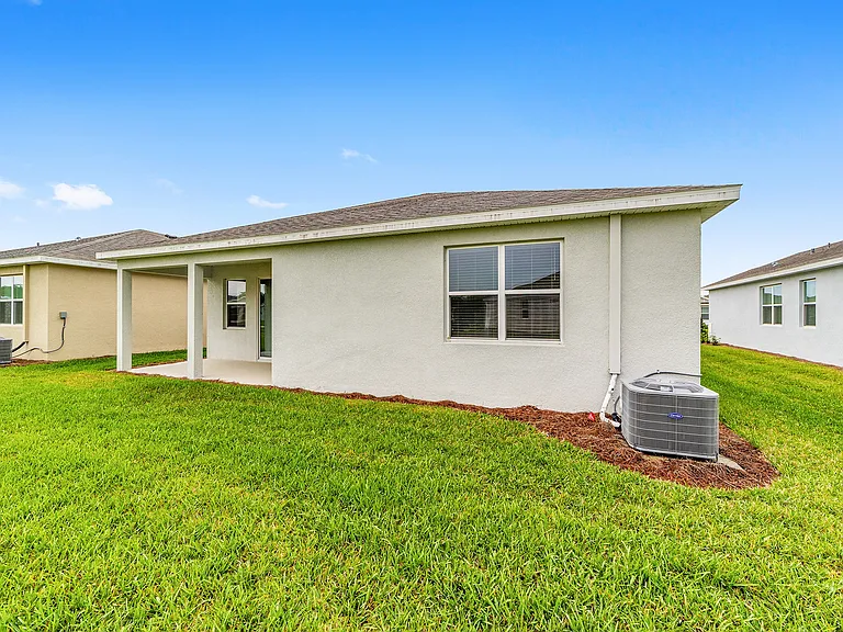 4665 NW 51st Terrace Rd — Photo 37