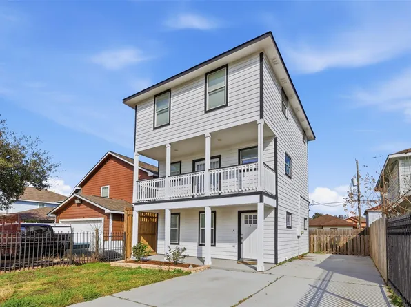 9026 McGallion Rd, Houston, TX 77022