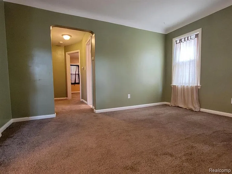 15801 Centralia — Photo 5
