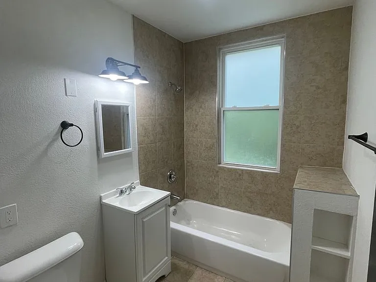 2917 N Richards St — Photo 4