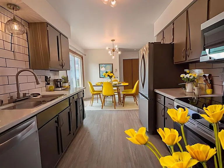1516 Vogt Dr — Photo 11