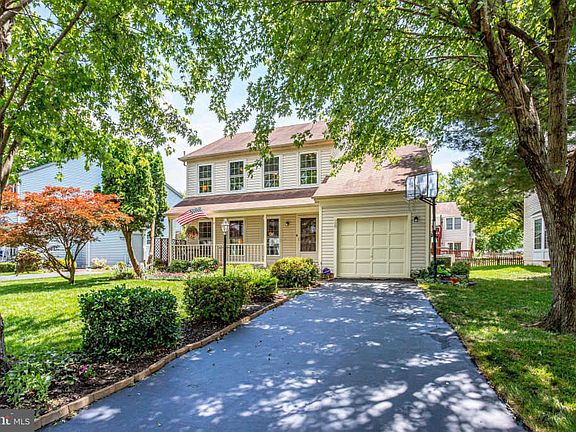 3rd image of 26 Newland Ct