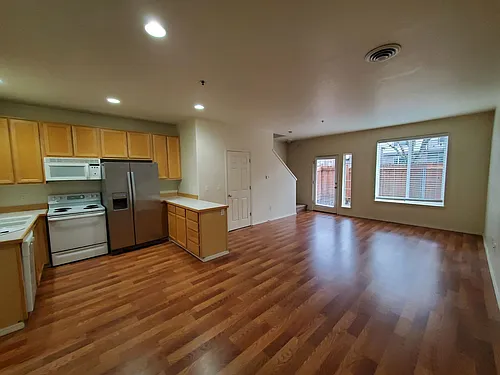 1170 NW Perl Way Photo 1