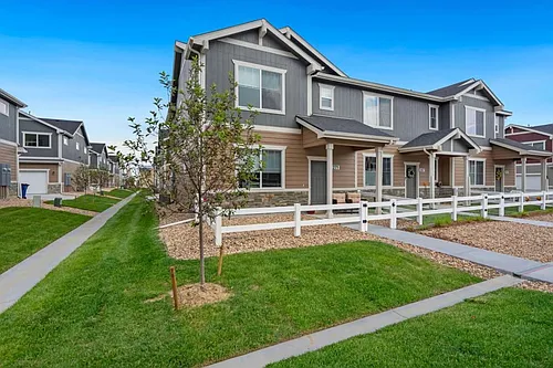 271 Penguin St Photo 1