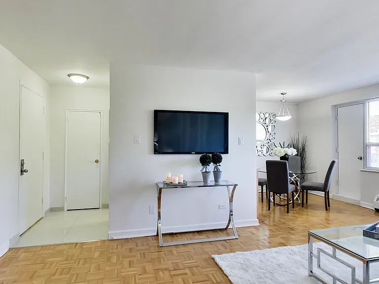 414 Willowdale Ave #112 — Photo 22