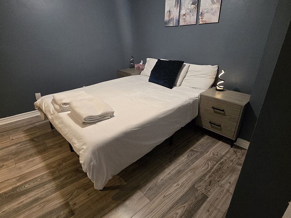 Bedroom A: $1080 Larger Private room with Queen Sized Bed (Shared bathroom)
+$200 for double occupancy
