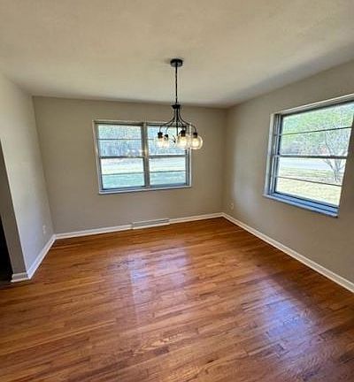 2nd image of 1930 Woods Dr