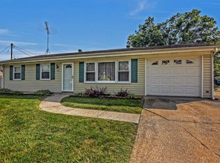 396 Pinewood Dr, Valparaiso, IN 46385